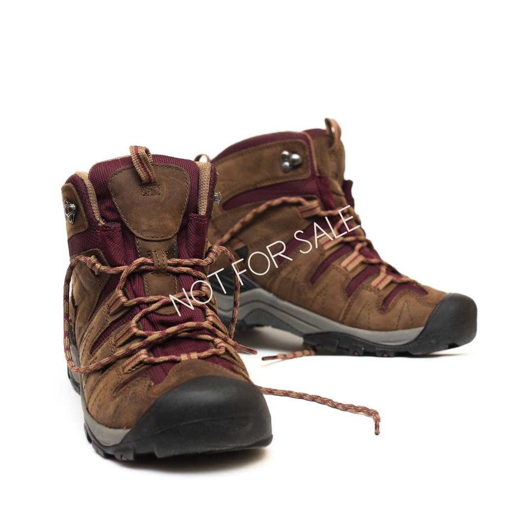 Trailblazer's Essential: Men's Hiking Boots